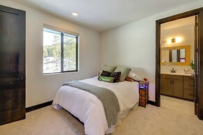 Mountain Modern and Spacious, Close to Everything!