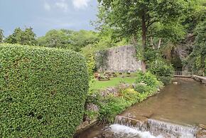 Waterfall Cottage