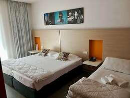 Hotel Kaos