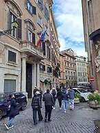 Home Piazza Dell'Orologio