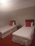 Ty Newydd Country Hotel