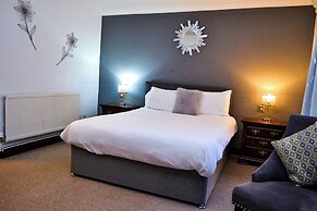 Ty Newydd Country Hotel