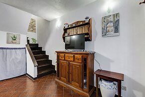 Charming Apt with Garden and Park