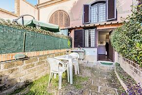 Charming Apt with Garden and Park