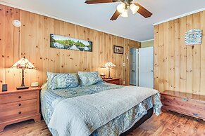 Dock & Views! Lakeside Family Escape in Wilton