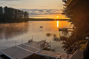 Dock & Views! Lakeside Family Escape in Wilton