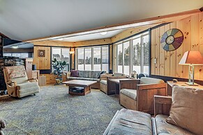 Dock & Views! Lakeside Family Escape in Wilton