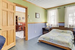 Dock & Views! Lakeside Family Escape in Wilton