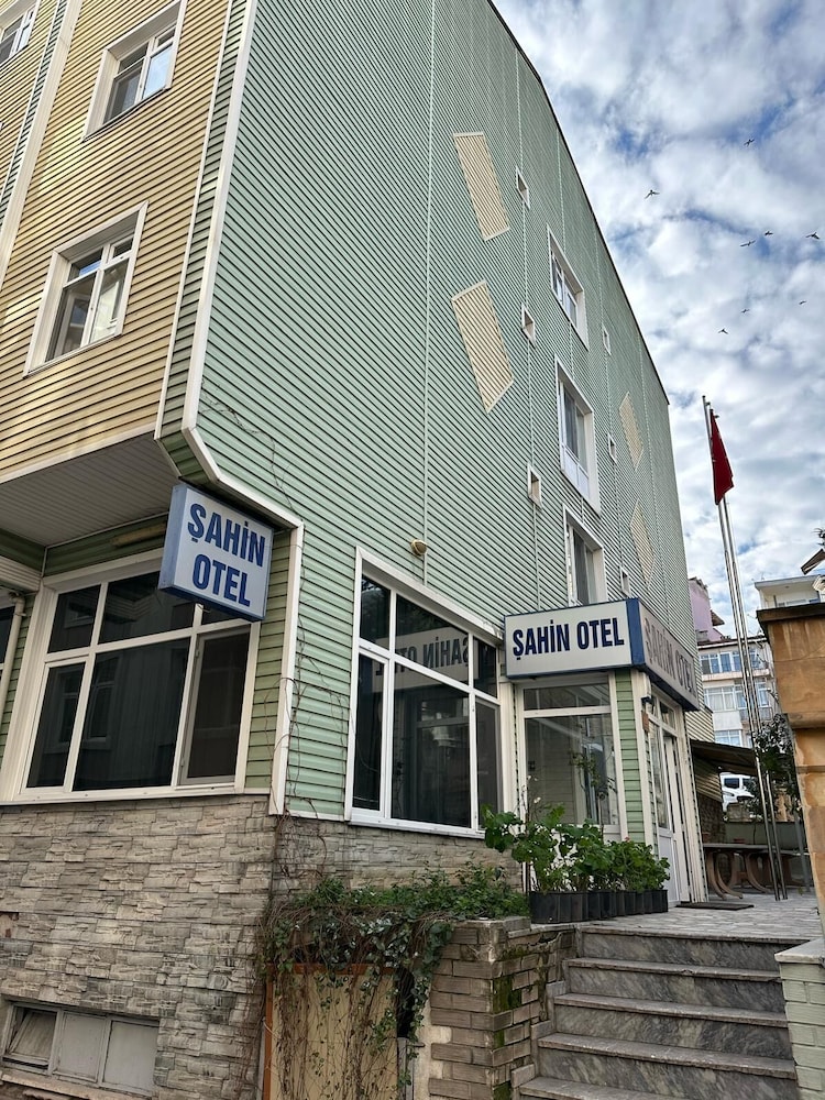 Şahin Otel