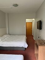 Şahin Otel