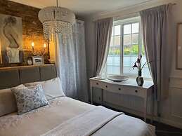 Flint Cottage