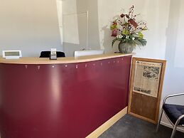 Pioneer Motel