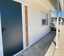 Pioneer Motel
