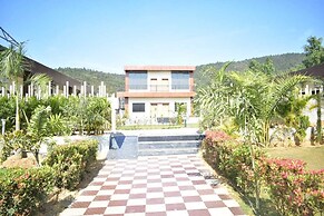 Aura Resorts