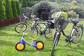 Large Holiday Home, Private Garden