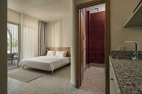 FOS Luxury Suites
