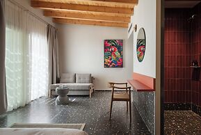 FOS Luxury Suites