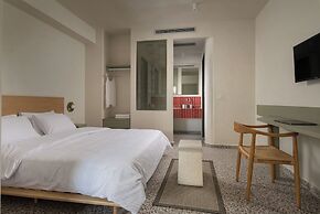 FOS Luxury Suites