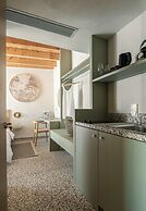 FOS Luxury Suites