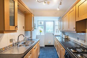 10 Mins to Aberdeen City Centre - Parking - Garden