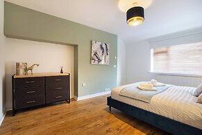 10 Mins to Aberdeen City Centre - Parking - Garden