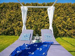 Comfortable Holiday Homes, Jacuzzi, Summer Pool