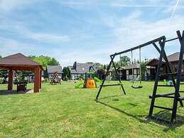 Comfortable Holiday Homes, Jacuzzi, Summer Pool