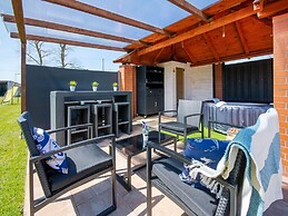 Comfortable Holiday Homes, Jacuzzi, Summer Pool