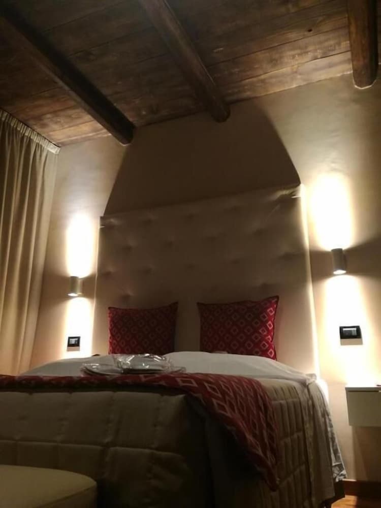 HOTEL ARIMANNIA