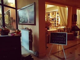HOTEL ARIMANNIA