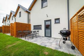 Holiday Homes With Pool, Close to the Beach