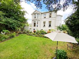 Muntham Deluxe Apartment 3