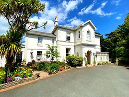 Muntham Apartment 4