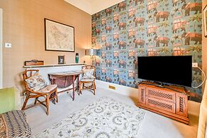 Muntham Apartment 6