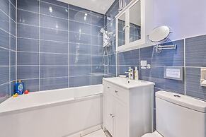 Muntham Apartment 6