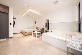 Le Grand Bleu Resort