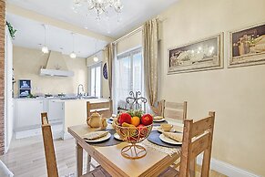 Chic Retreat With Park Central Salo