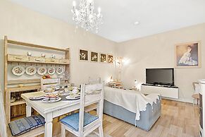 Chic Retreat With Park Central Salo