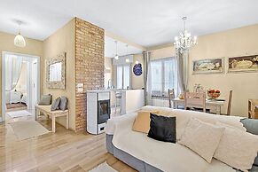 Chic Retreat With Park Central Salo