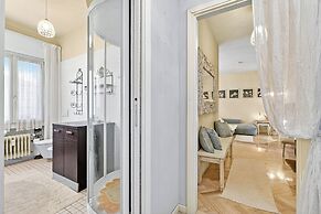 Chic Retreat With Park Central Salo