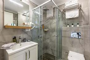 Menar Hotel & Suites