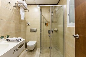 Menar Hotel & Suites