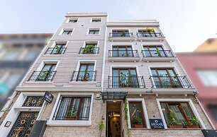 Menar Hotel & Suites