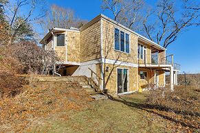 Steps to Private Beach: Martha's Vineyard Escape!