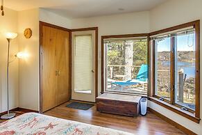 Steps to Private Beach: Martha's Vineyard Escape!