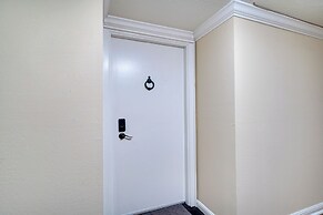 2 Mi to Dtwn Pleasanton Condo w/ Pool Access