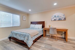 2 Mi to Dtwn Pleasanton Condo w/ Pool Access