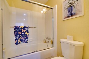 2 Mi to Dtwn Pleasanton Condo w/ Pool Access