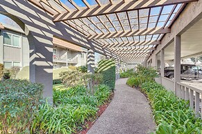2 Mi to Dtwn Pleasanton Condo w/ Pool Access