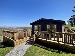 Lowena Lodge